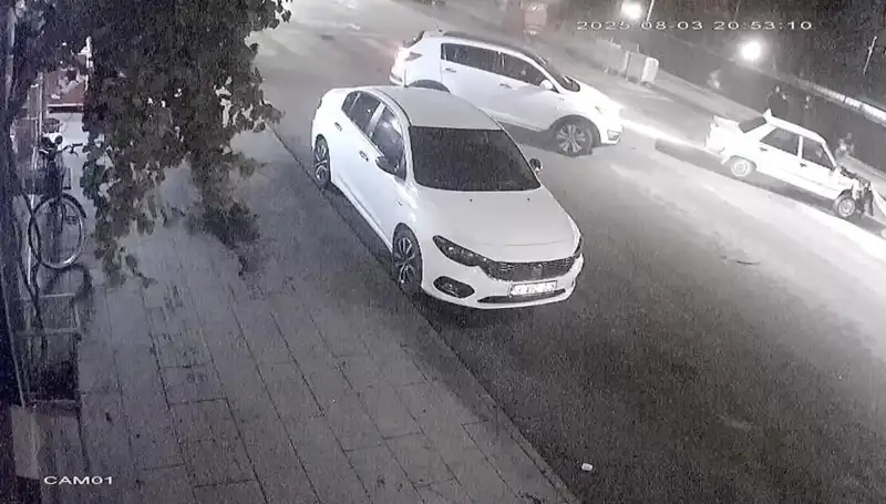 Yayalara Yol Vermek İsterken Arka Tekerlek Devrildi: Kaza Ayrıntıları