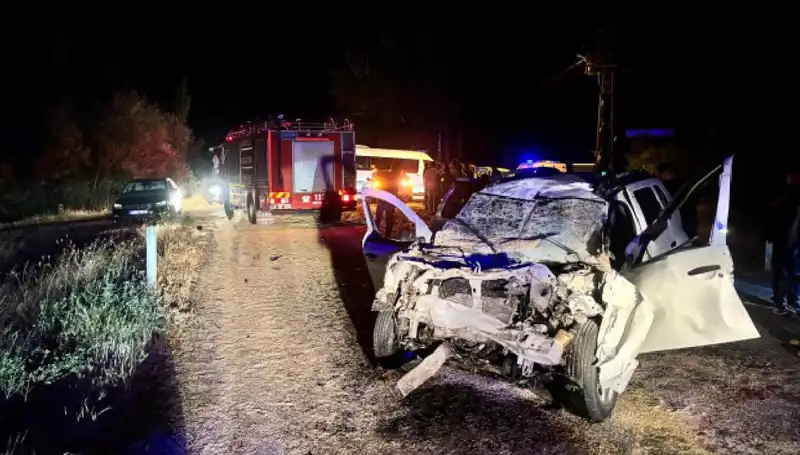 Ciple Traktör Çarpıştı: 5 Kişi Yaralandı, Olay Anı Böyle Görüntülendi