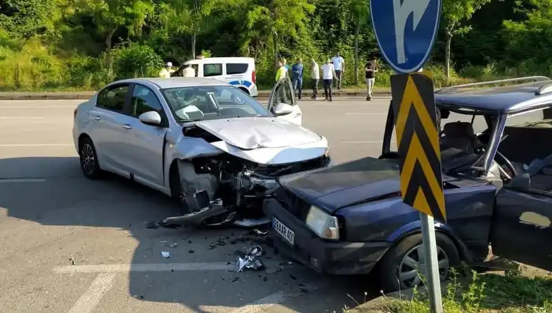 Görele'de Feci Kaza: Sürücü Aracın Camından Fırladı!
