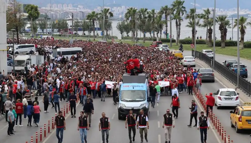İzmir'deki Grev: 4. Gününde Sendika ve Yönetim Arasında Tansiyon Yükseldi