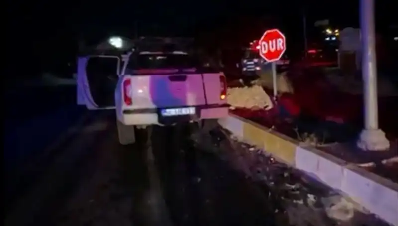 İzmir’de Kamyonet ve Ticari Araç Çarpıştı: 7 Yaralı Var!
