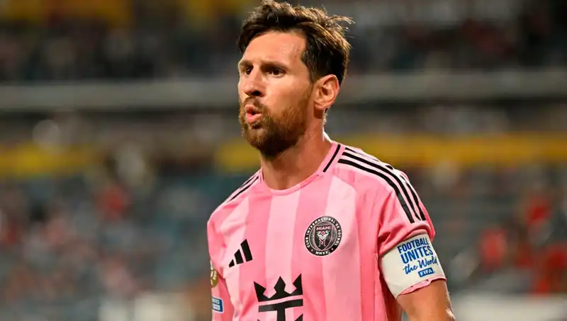 Messi'nin Debüt Maçında Şanssız Beraberlik: Direktten Dönen Şut İle Tarihe Geçti