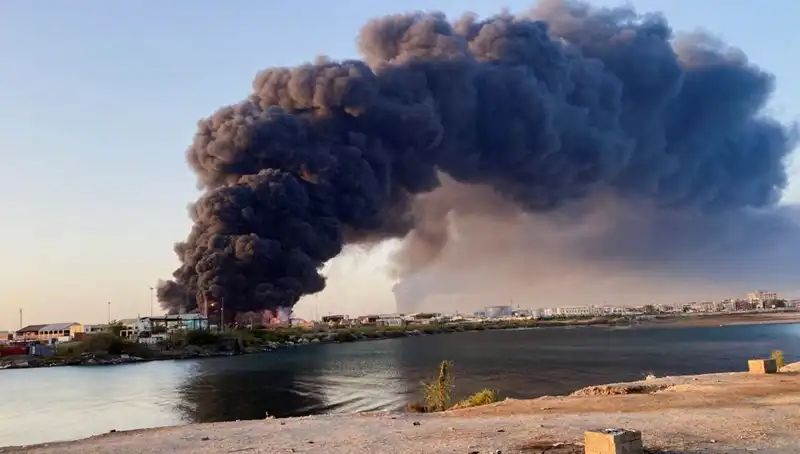 Port Sudan'da Şok Patlamalar: Havalimanı ve Ordu Üssü Hedefte