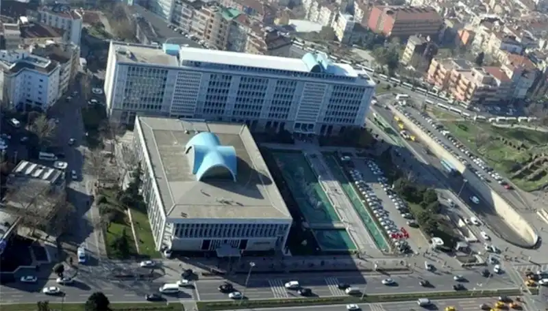 İBB Soruşturmasında Şok Gelişme: Enderun WhatsApp Grubu Mesajları İnceleniyor!
