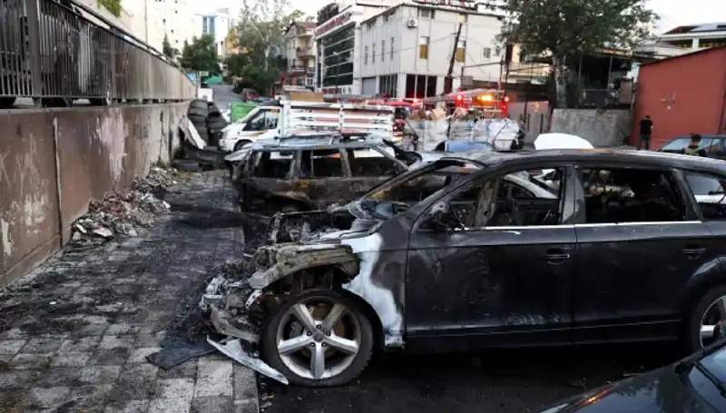 Yakın Bir Gelecekte Sanayi Tesisinde Araç Yangını: Neden ve Sonuçları