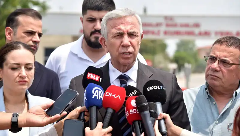 Mansur Yavaş'tan Muhittin Böcek'e Sürpriz Ziyaret: İşbirliği Mesajı Verdi