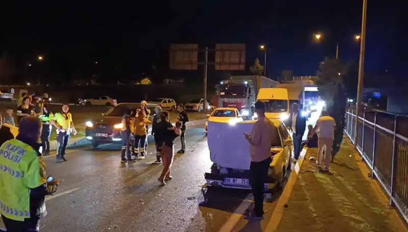 Otoyolda Tehlikeli Geri Dönüş: İki Çocuk ve İki Yetişkin Yaralı