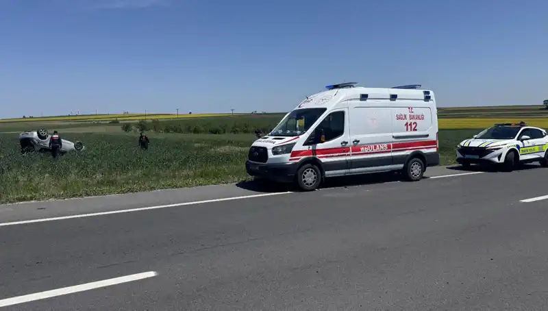 Edirne'de Devrilen Otomobilde Sürücü ve Eşi Yaralandı, Kaza Anı Polisi Biliyor