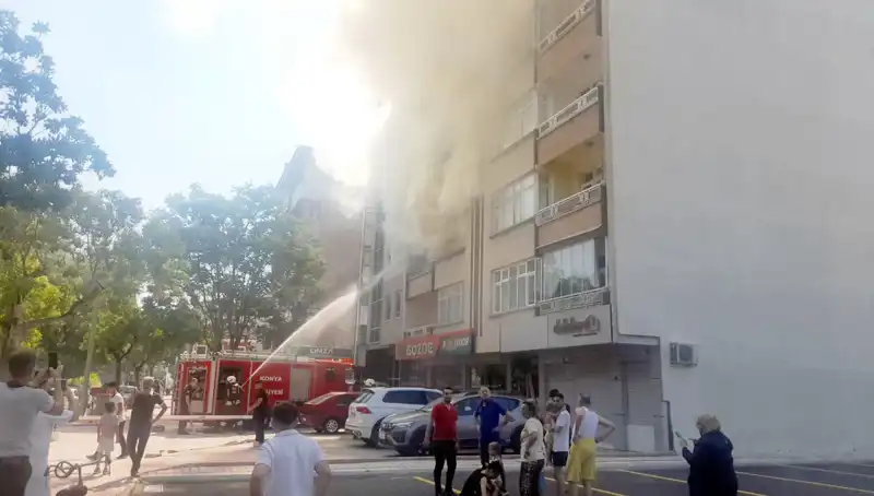 Yangın Faciasında Gözleri Açılan Gençler Hastaneye Kaldırıldı