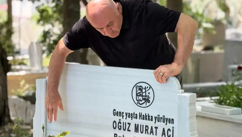 Aci Ailesinin Hüzünlü Babalar Günü: Kaybedilenlerin Anısına Bir Veda