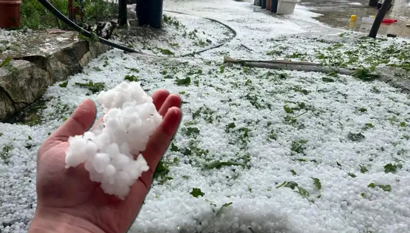 Haziran Ayında Gelen Dolu Sürprizi, Şehirleri Beyaza Bürüdü