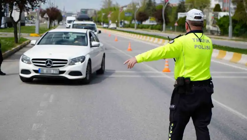2025'te Yeni Trafik Cezaları: Sürücüler Dikkat! Cezalar Artıyor!