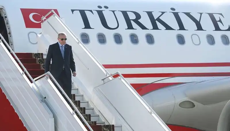 Cumhurbaşkanı Erdoğan, İtalya Ziyaretinden Dönerken Önemli Açıklamalarda Bulundu