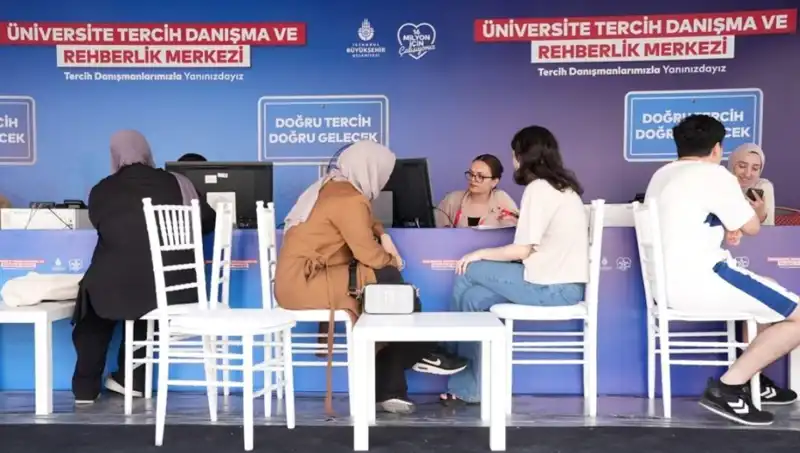 İstanbul’da Üniversite Tercih Danışma Merkezleri ile Öğrencilere Destek