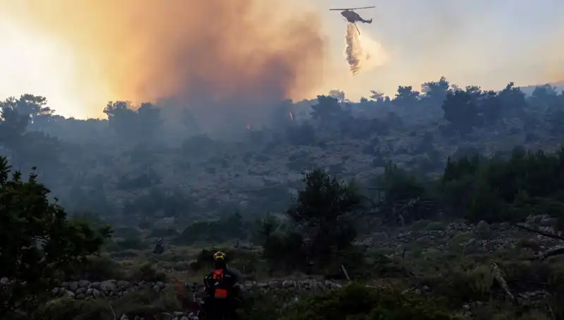 Eğriboz Adası’ndaki Orman Yangını: 2 Köy Tahliye Edildi, Neler Oluyor?