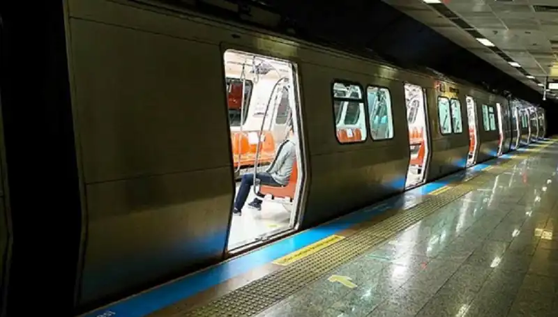 İstanbul'da Metro Durakları Kapatılıyor: Seyahatlerinizde Dikkat Edin!